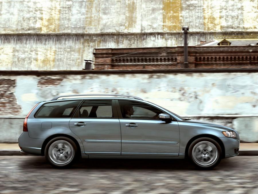  Volvo V50 Classic 2011 года  (фото 14 из 15)